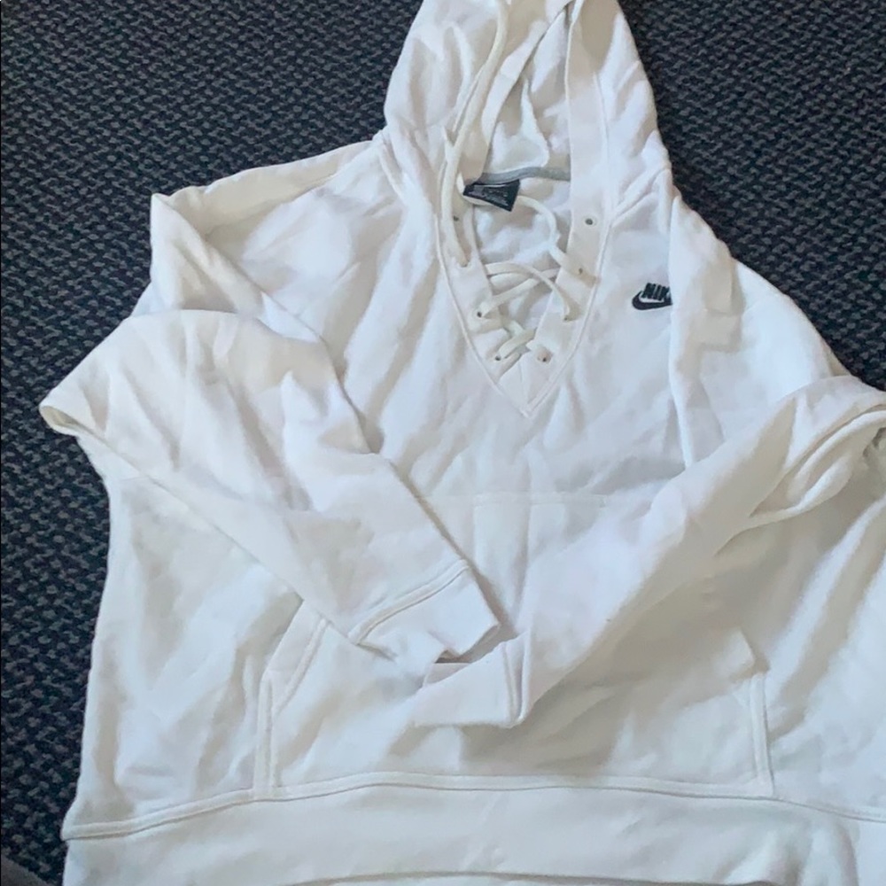 Long sleeve pull over
